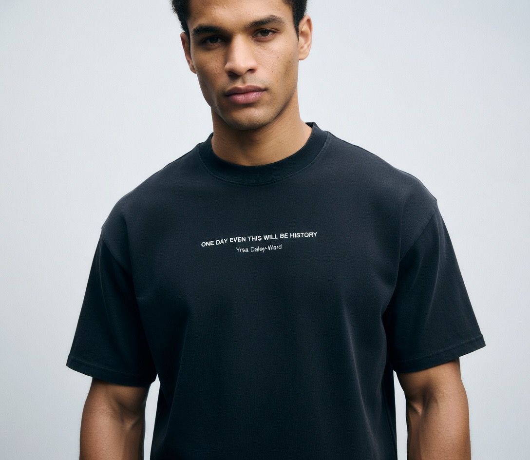 HM's black T-shirt 