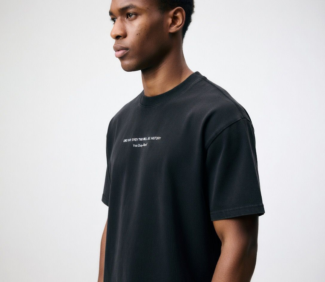 HM's black T-shirt 