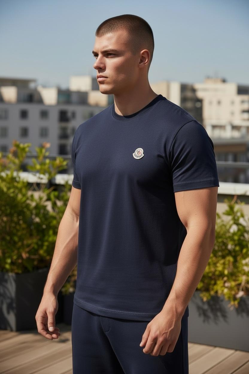 Moncler-ის ლურჯი მაისური